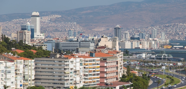 İzmir’de depremde yıkılma riski olan 200 bin konut var