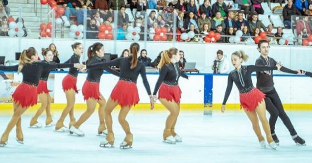 İzmir Büyükşehir Belediyesi Spor Kulübü buz pateni sporcularından çifte başarı